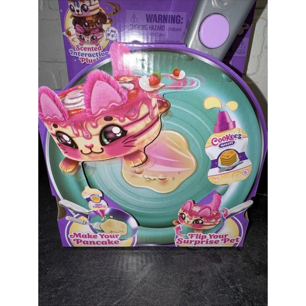NIB Cookeez Makery Pancake Treatz Surprise Plush Strawberry Pink Kitty Toy